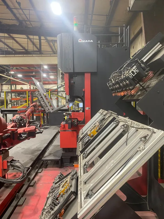 Amada HDS2204NTW CNC Hydraulic Press Brake (2012)
